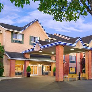 Comfort Inn & Suites Tualatin - Lake Oswego South Exterior photo