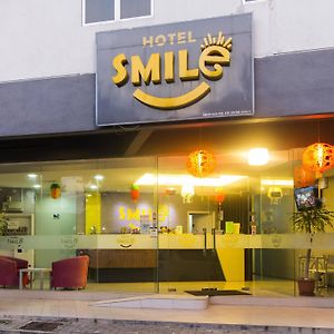 Smile Hotel Selayang Point Cuevas de Batu Exterior photo