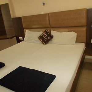 Budget Stay In The City Center Rishīkesh Exterior photo