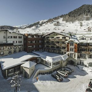 Hotel Schwarzer Adler - Sport & Spa Sankt Anton am Arlberg Exterior photo