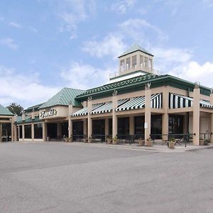 Ramada By Wyndham Plymouth Hotel & Conference Center Exterior photo