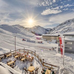 Hotel Arlberghoehe Sankt Christoph Am Arlberg Exterior photo