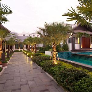 Long Beach Luxury Villas Pattaya Exterior photo