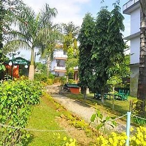 Hotel Green Park Pokhara Exterior photo