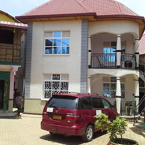 Radius Guest Flats Bed and Breakfast Kigali Exterior photo