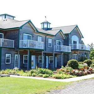 Hotel Ned'S Landing At Spry Point Little Pond Exterior photo