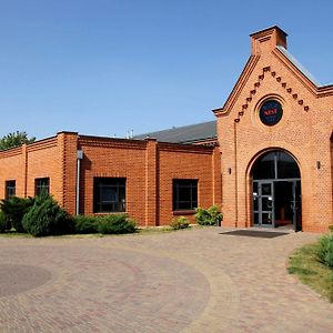 Hotel Nest Gniezno Exterior photo