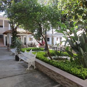 Hotel Arboledas Talpa de Allende Exterior photo