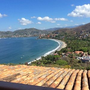 La Escollera Suites Adults Only Zihuatanejo Exterior photo