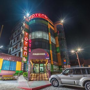 Hotel Pivdenniy Leópolis Exterior photo