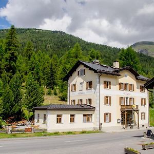 Hotel Veduta Cinuos-Chel Exterior photo