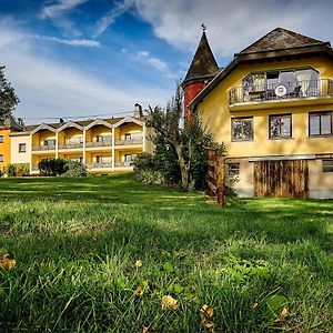 Hotel Hofgut Held Prüm Exterior photo