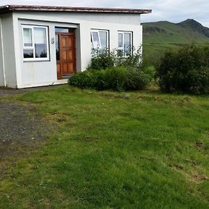 Giljur Guesthouse Vík Exterior photo