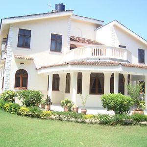 Mweru Villa Kisauni Exterior photo