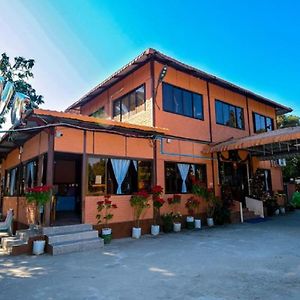 Wun Tawp Garden Hotel Myitkyinā Exterior photo