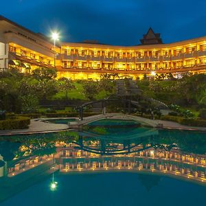 Hotel Sinabung Hills Berastagi Exterior photo