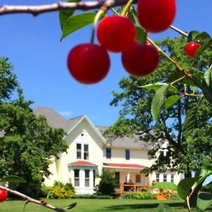 Country Hermitage Bed & Breakfast Bed and Breakfast Acme Exterior photo