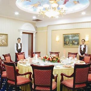 Peachblossom International Hotel Yichang Restaurant photo