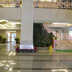 Jiujiang Huaqi Holiday Hotel Interior photo