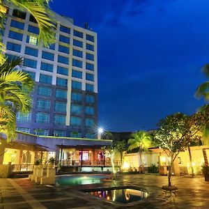Grand Suka Hotel Pekanbaru Exterior photo