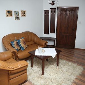 Oazis Guesthouse Lovech Exterior photo