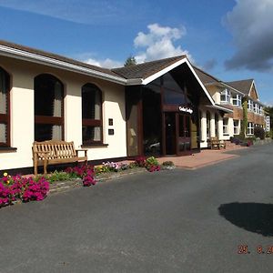 Cedar Lodge Hotel&Restaurant Newbawn Exterior photo