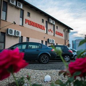 Hotel Pensiunea Almada Arad Exterior photo