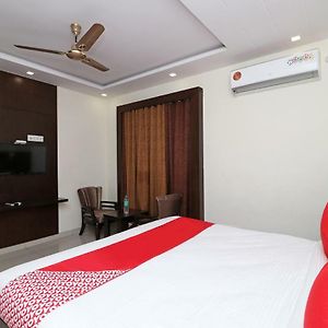 Hotel Oyo 13001 Ashoka De Grand Haldwāni Exterior photo