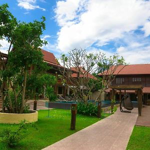 Huean Kham Hom Resort Chiang Mai Exterior photo