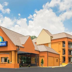 Days Inn By Wyndham Knoxville East Exterior photo