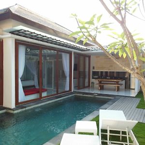 Hk Villa Bali Legian Exterior photo