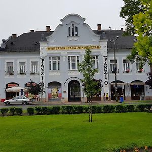 Kakukk Panzió Bed and Breakfast Nyírbátor Exterior photo