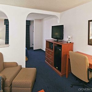Hotel Ramada By Wyndham Santa Fe Room photo