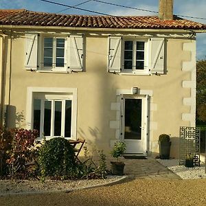 la bouquetiere Villa Mazieres-en-Gatine Exterior photo