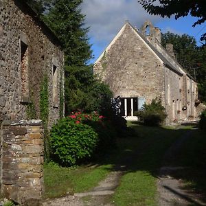 Prieure St Pierre De La Luthumiere Bed and Breakfast Brix Exterior photo