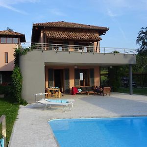Villa Architetti Piemonte, Beautiful 5 Bedroom, Six Bathroom Private Villa With Infinity Pool And Bar, Perfect For Families Calamandrana Exterior photo