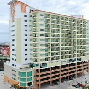 Eak Condoview Chonburi Exterior photo