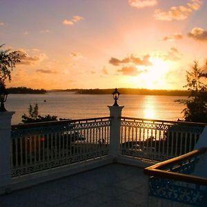 Villa Bella Charming Beachfront Guesthouse Blue Bay Exterior photo