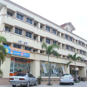 Chanthanee Hotel Chanthaburi Exterior photo