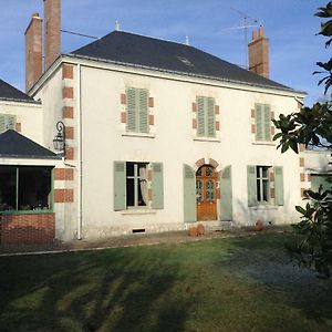 Hotel Aux Coeurs De L'Atelier Menars Exterior photo