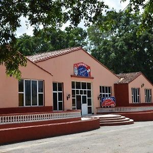 Hotel Los Laureles Sancti Spíritus Exterior photo