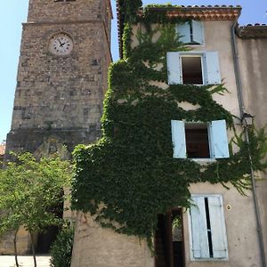 Entre l'église et la place Villa Quillan Exterior photo