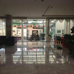 Suzhou Guohe Holiday Hotel Exterior photo