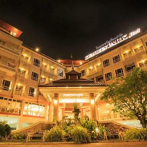 Hotel Kwan Ruen Park Nakhonratchasima Exterior photo