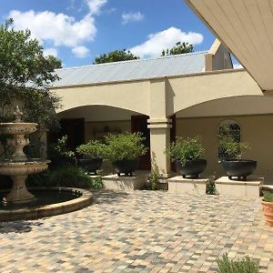 Apartamento The Courtyard At La Loggia Nottingham Road Exterior photo