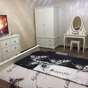Feelinghome Aparment - 3 Bedrooms - Very Clean Buzău Exterior photo