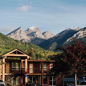 Canadas Best Value Inn&Suites Fernie Exterior photo