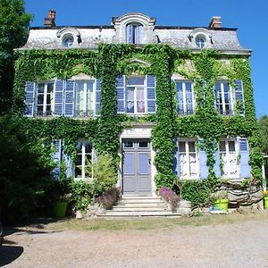 Le Chateau Bed and Breakfast Eparcy Exterior photo