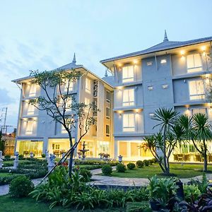 Nantra Chiangmai Riverfront Hotel Chiang Mai Exterior photo