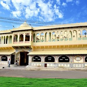 Hotel Shahi Palace Mandāwa Exterior photo